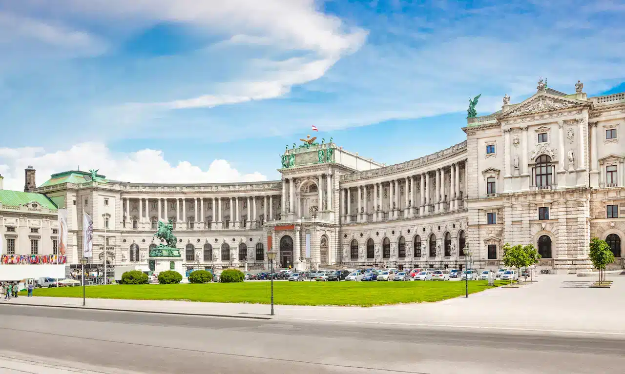 Hofburg och Heldenplatz i Wien