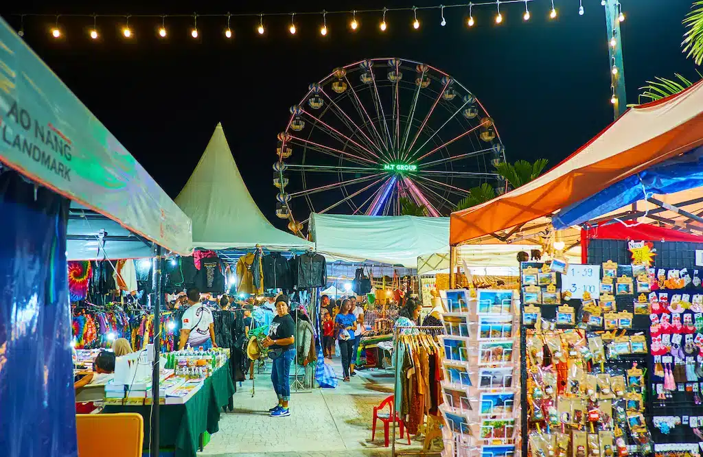 Nattmarknad i Ao nang