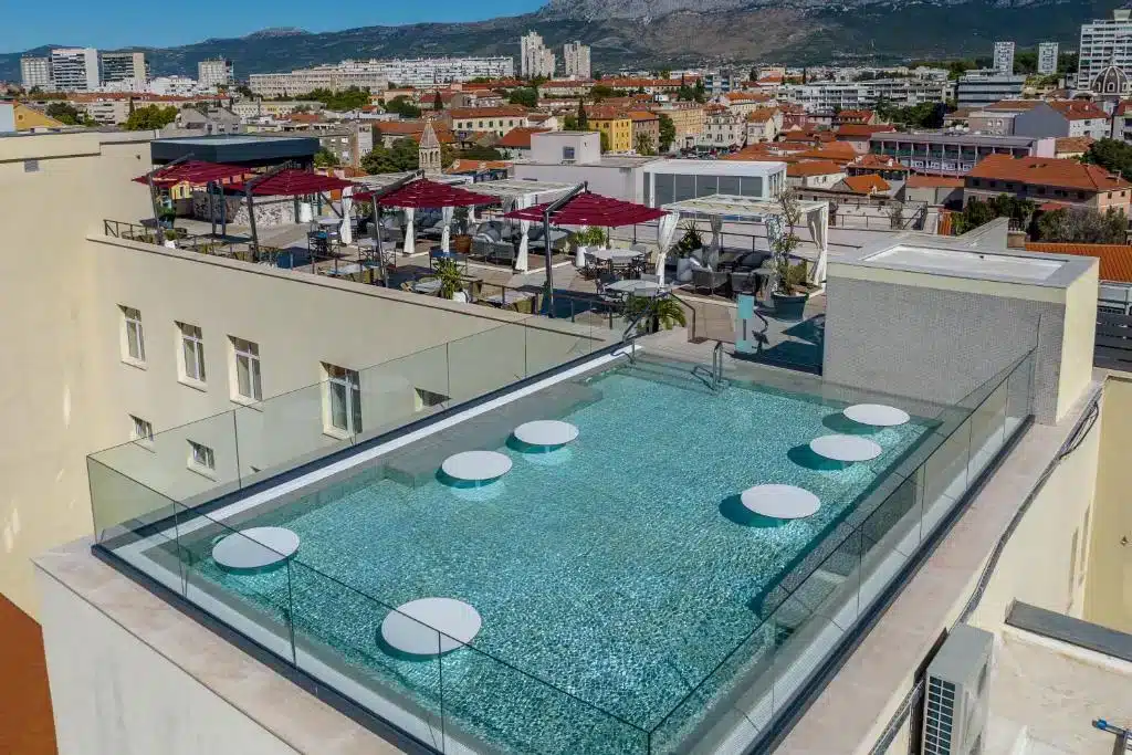 Cornaro Hotel pool