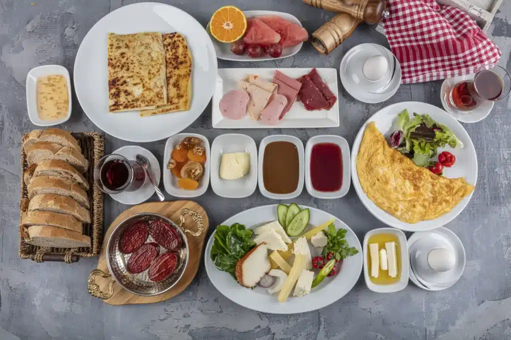 Traditionell turkisk frukost