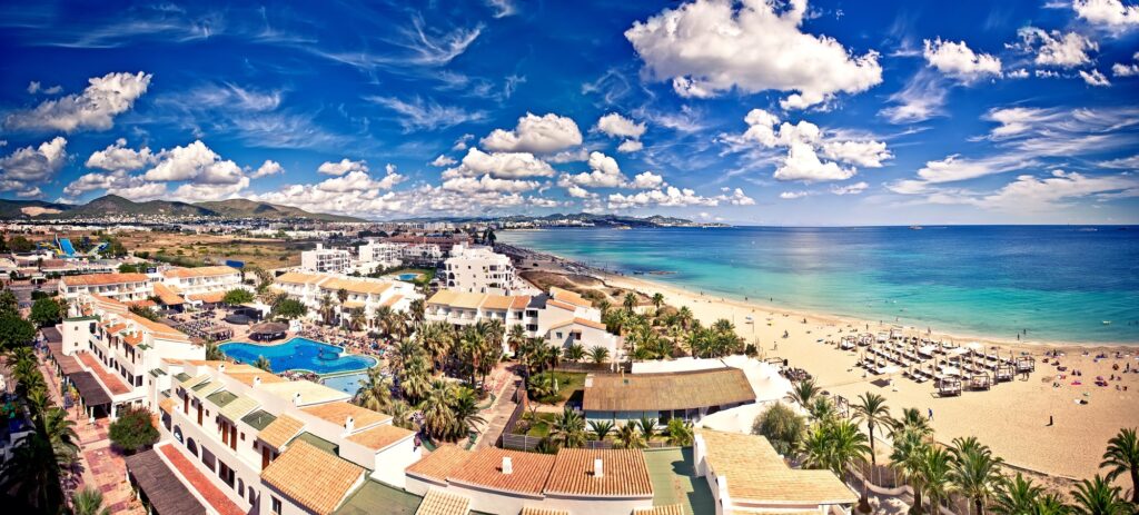 Playa d'en Bossa på Ibiza