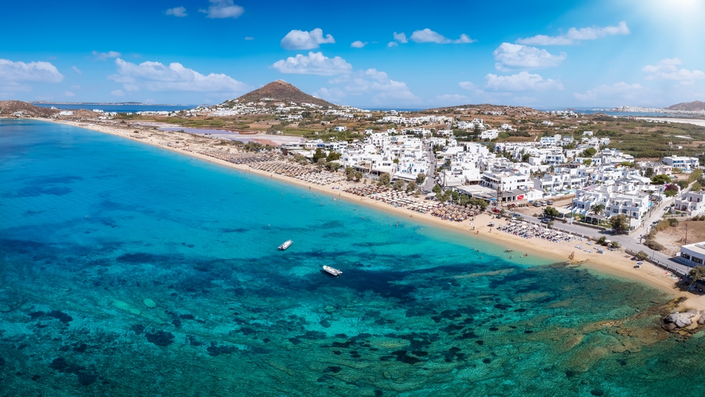 Agios Prokopios strand på Naxos från luften