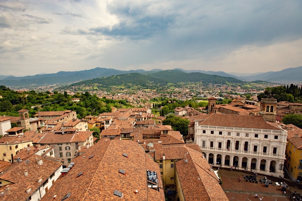 Flygbild över Città Alta i Bergamo