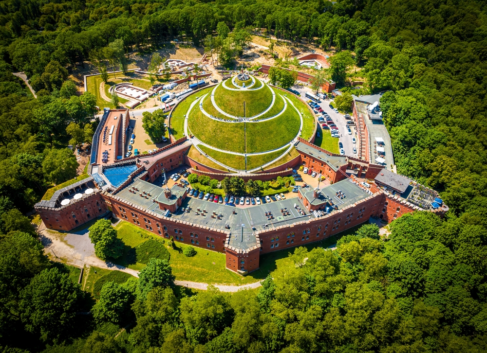 Flygfoto över Kościuszkohögen i Krakow