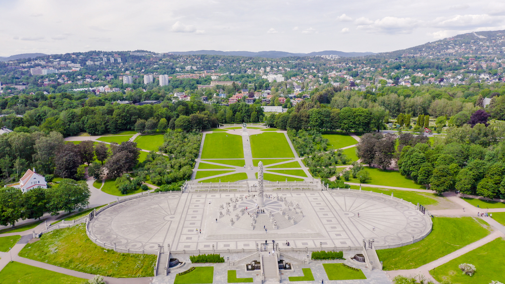Flygfoto över Vigelandsparken i Frognerparken i Oslo