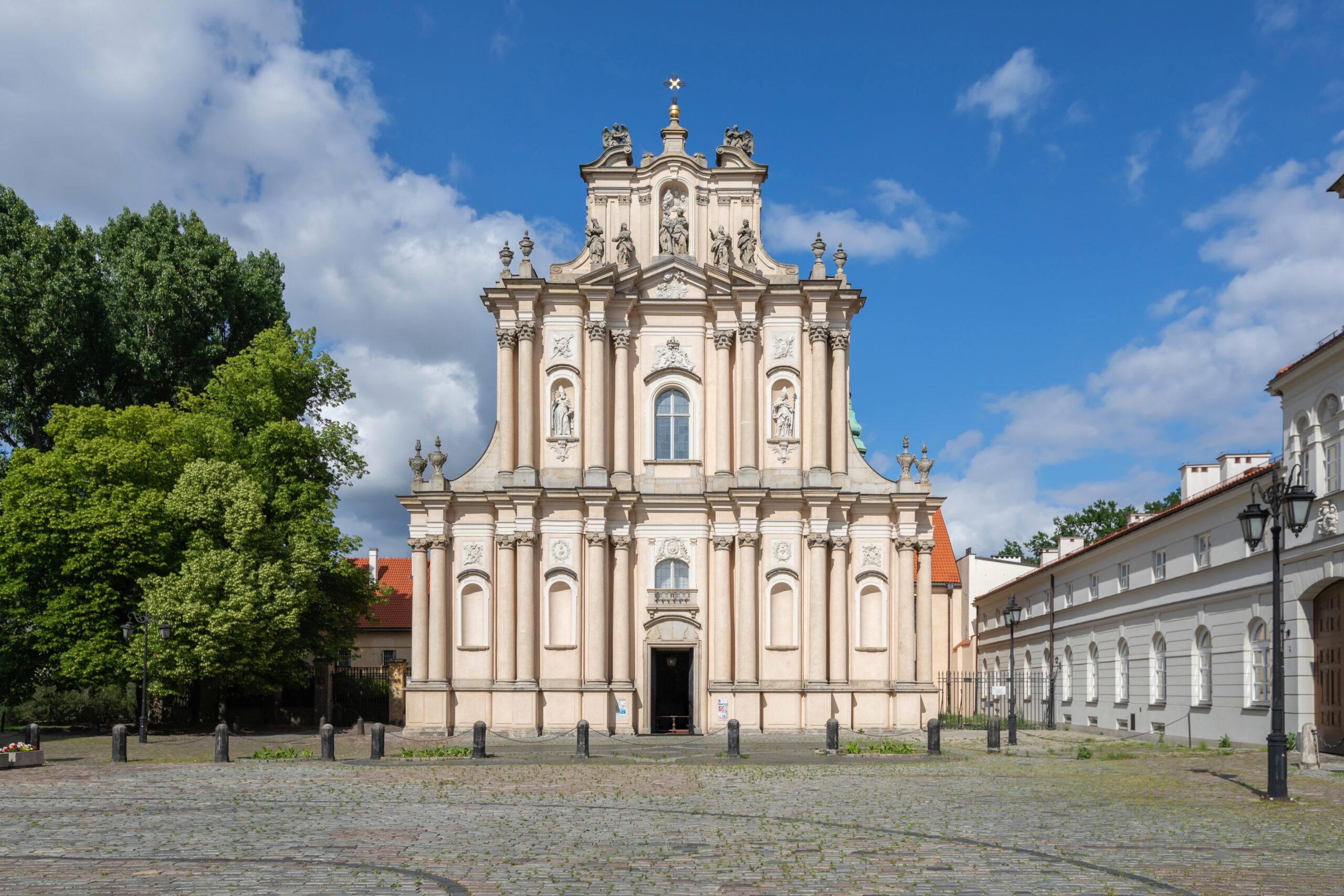 Kyrkan Kościół Wizytek på Krakowskie Przedmieście i Warszawa