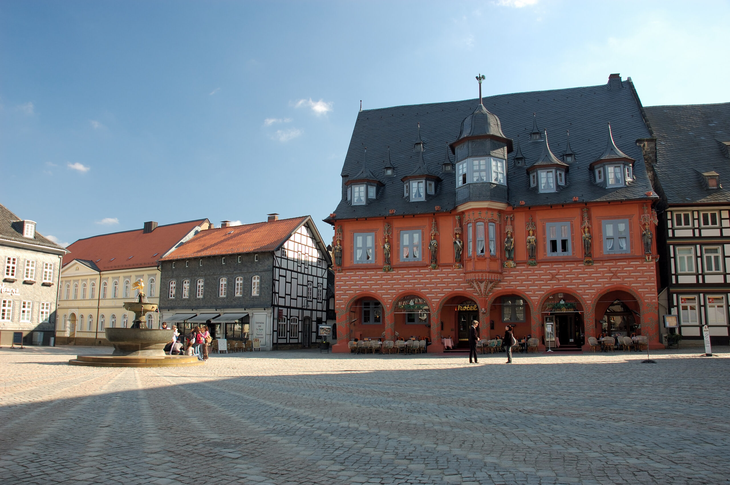 Marktplatz i Goslar med korsvirkeshus