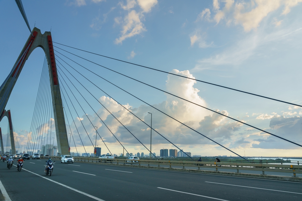 Flygfoto över Nhat Tan-bron i Hanoi