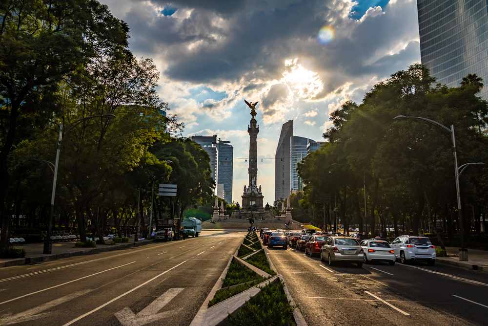 Paseo de la Reforma och monumentet Ángel de la Independencia i Mexico City