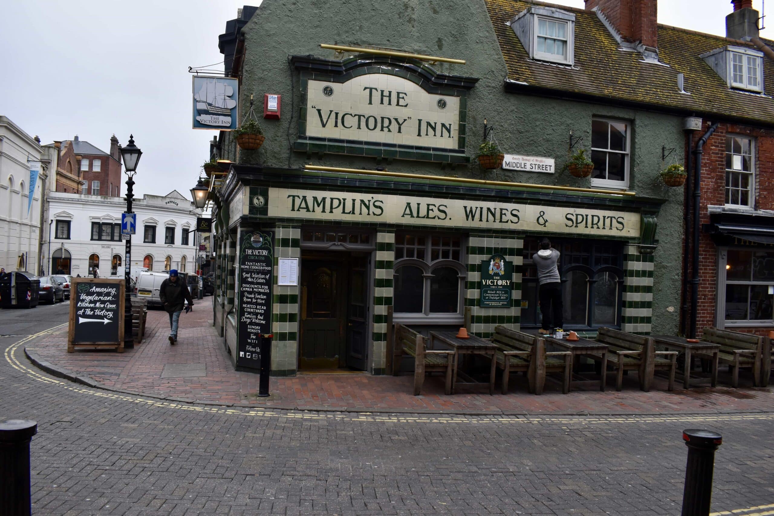 Smala gränder med butiker i The Lanes i Brighton