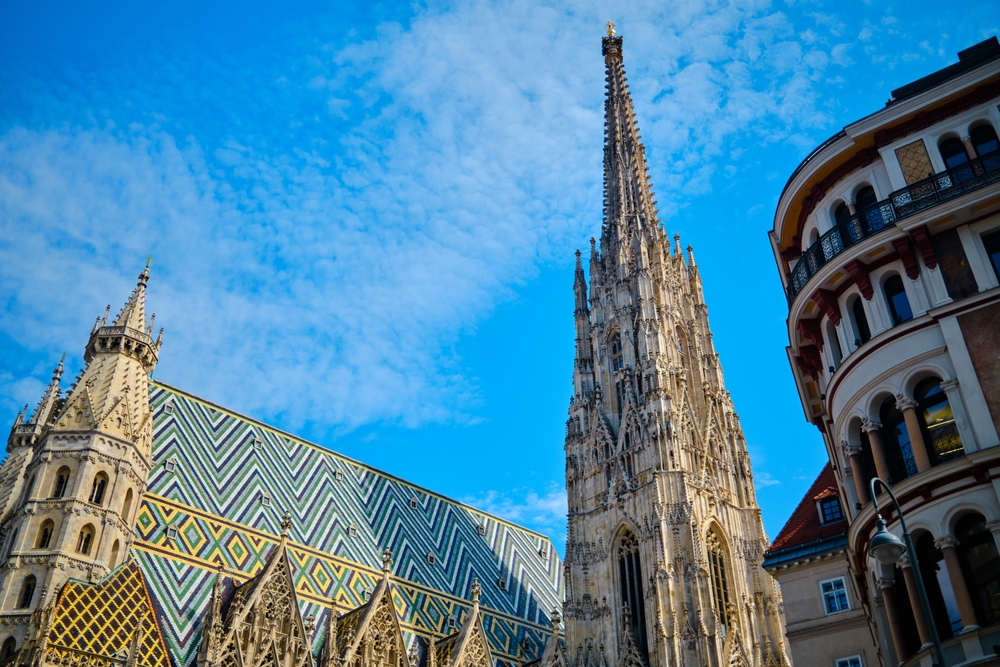 Stephansdomen sedd från Stephansplatz i Wien
