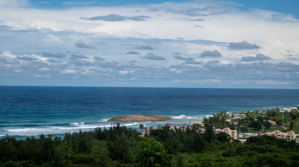 Stranden Jobos i Isabela på Puerto Ricos nordvästkust