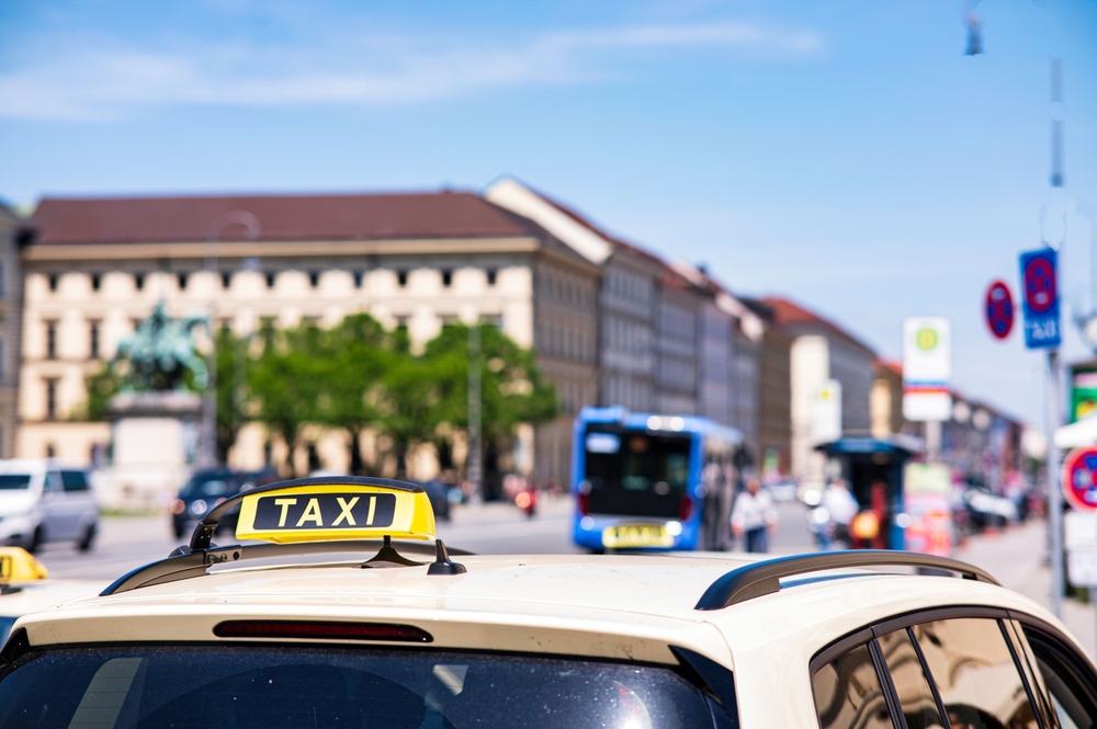 Taxiskylt på en bil i München