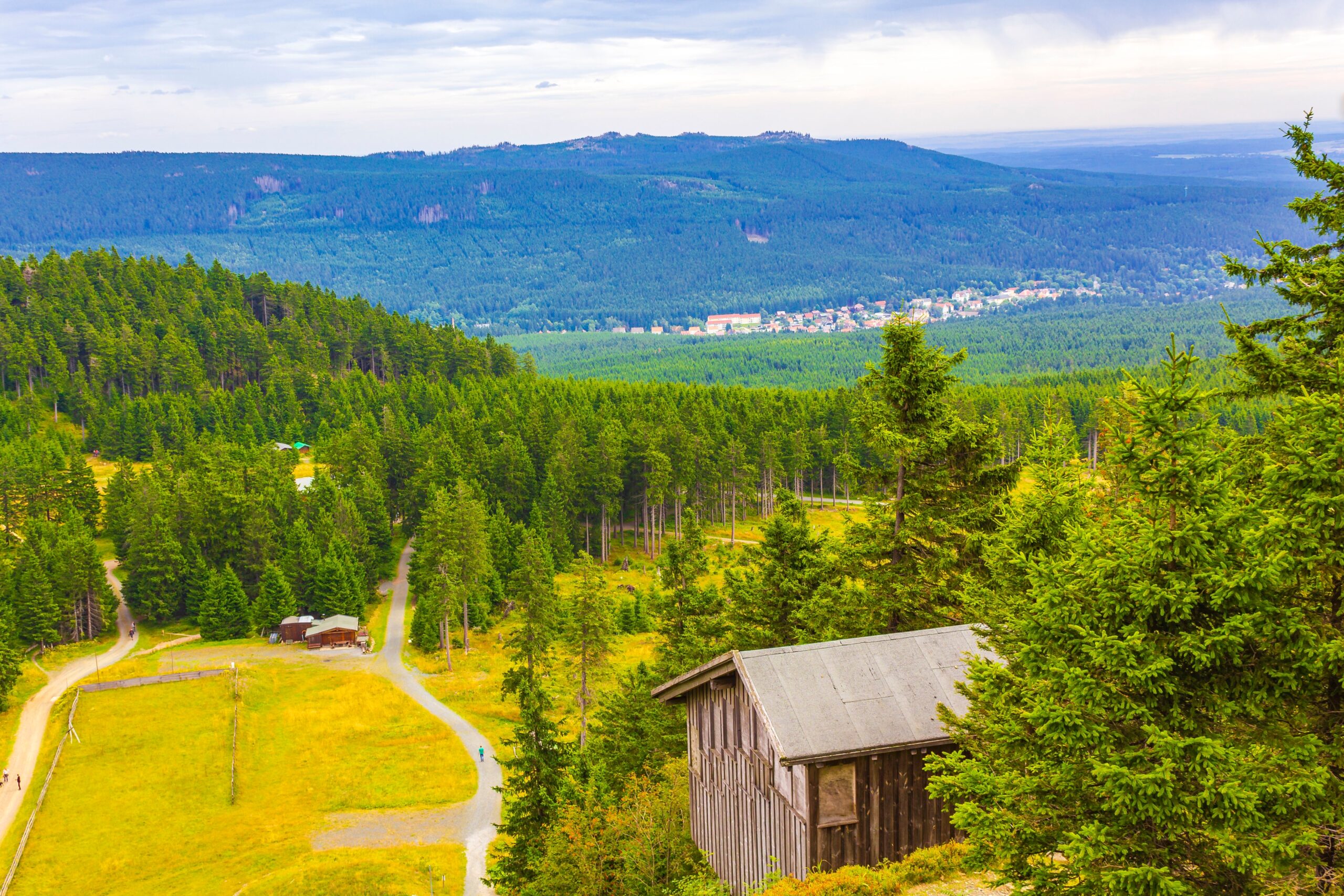 Utsikt mot Wurmberg och linbanan vid Braunlage