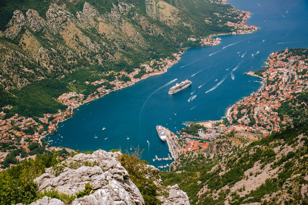 Utsikt över Kotorbukten från bergsvägen mellan Kotor och Lovćen