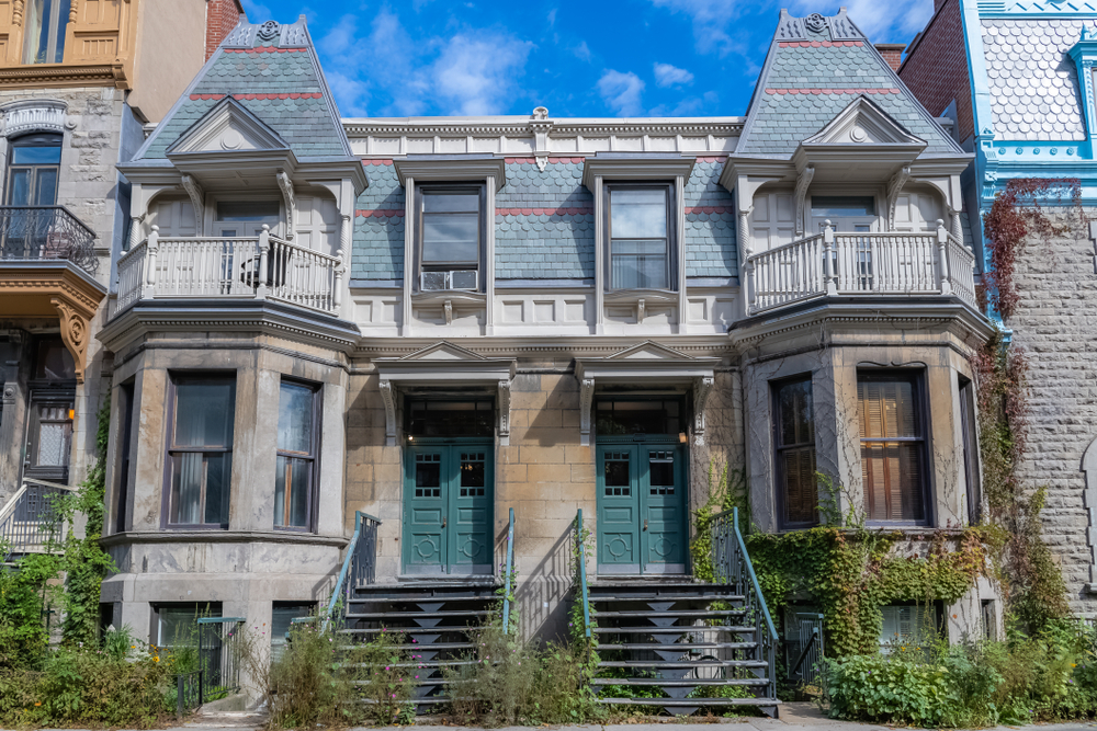 Viktorianskt hus med utvändig trappa i Le Plateau-Mont-Royal i Montreal