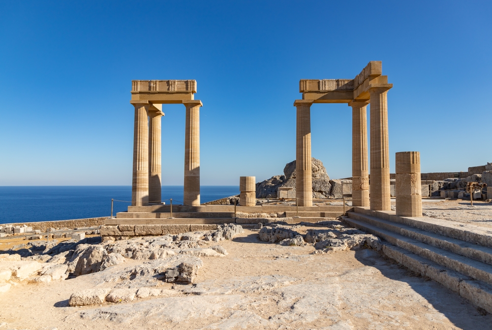 Den hellenistiska pelargången på akropolis i Lindos