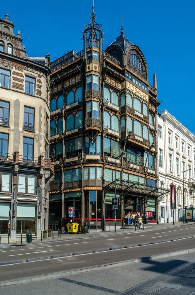 Art nouveau-byggnaden Old England med Musikinstrumentmuseet MIM i Bryssel