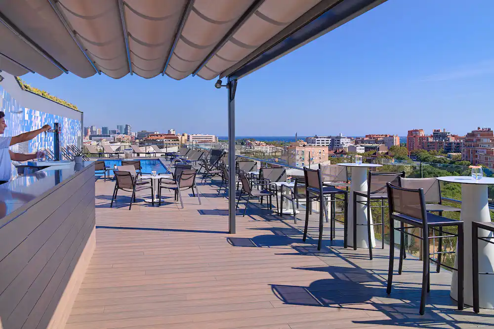 bar vid poolen