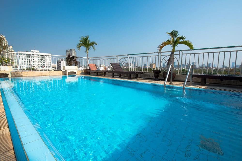 billigt hotell med pool