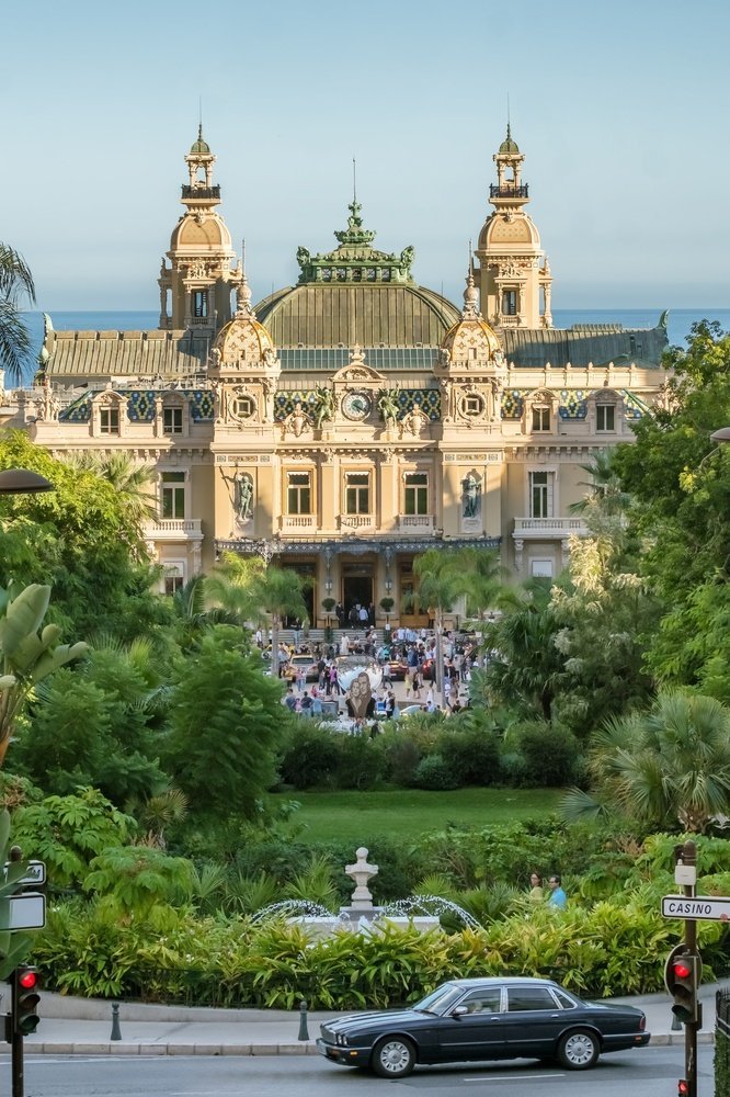 Casino de Monte-Carlo sett från Place du Casino i Monaco