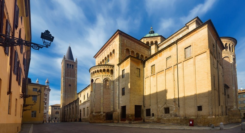 Domkyrkan och det åttkantiga baptisteriet på Piazza del Duomo i Parma
