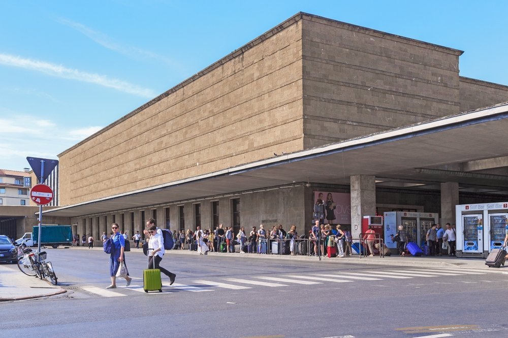 Firenze Santa Maria Novella, där nattbussen från Pisa flygplats stannar