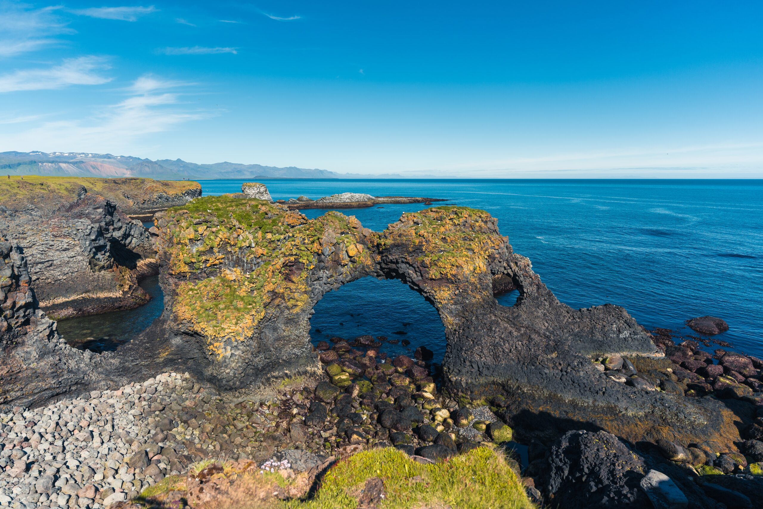 Klippbågen Gatklettur vid Arnarstapi på Snæfellsnes