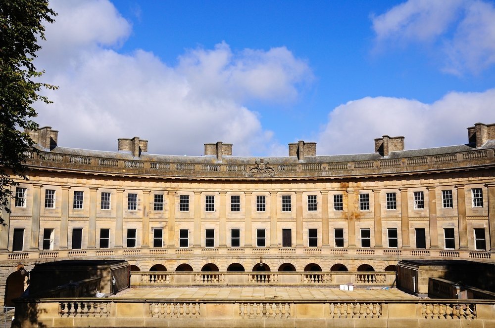Den halvmåneformade byggnaden The Crescent i kurorten Buxton