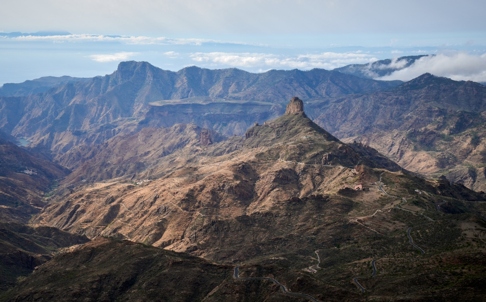 Utsikt över klippan Roque Bentayga i bergen på Gran Canaria