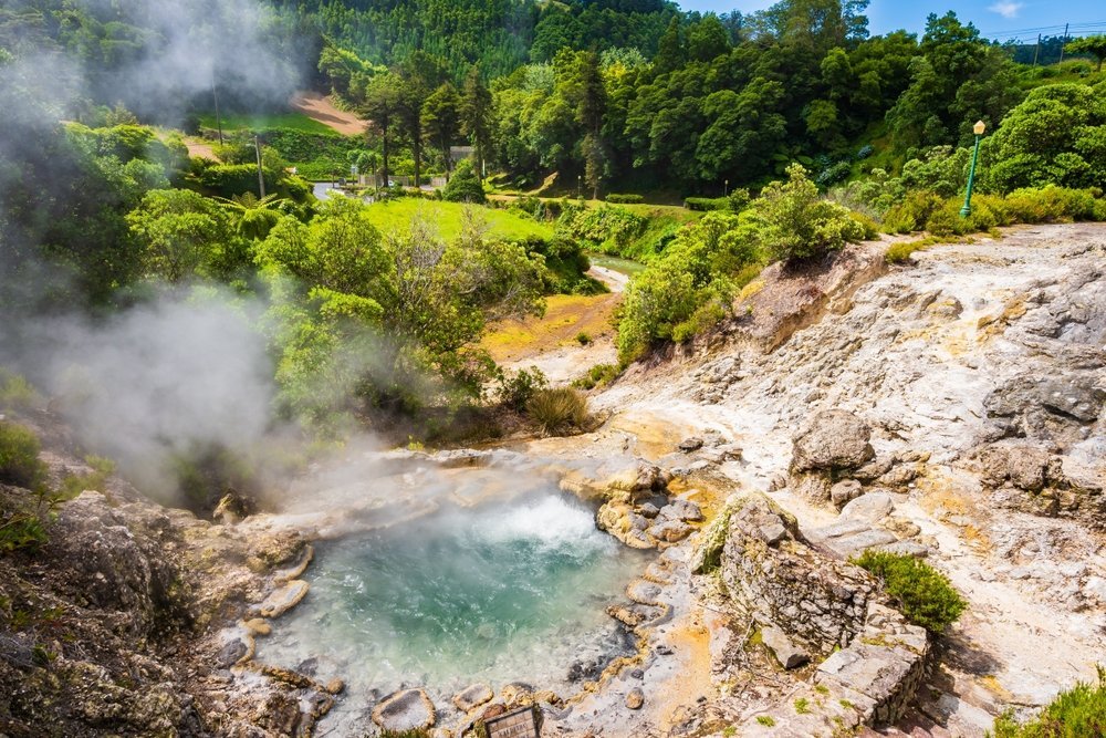 Kokande varma källor mitt i Furnas