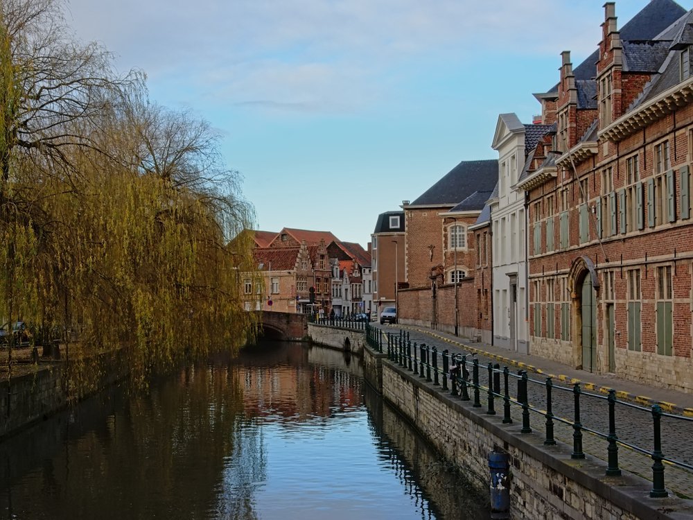 Lievekanalen med historiska hus vid Prinsenhof