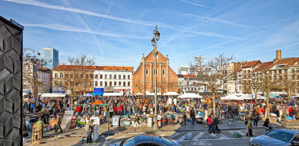 Loppmarknaden på Place du Jeu de Balle i Marolles i Bryssel