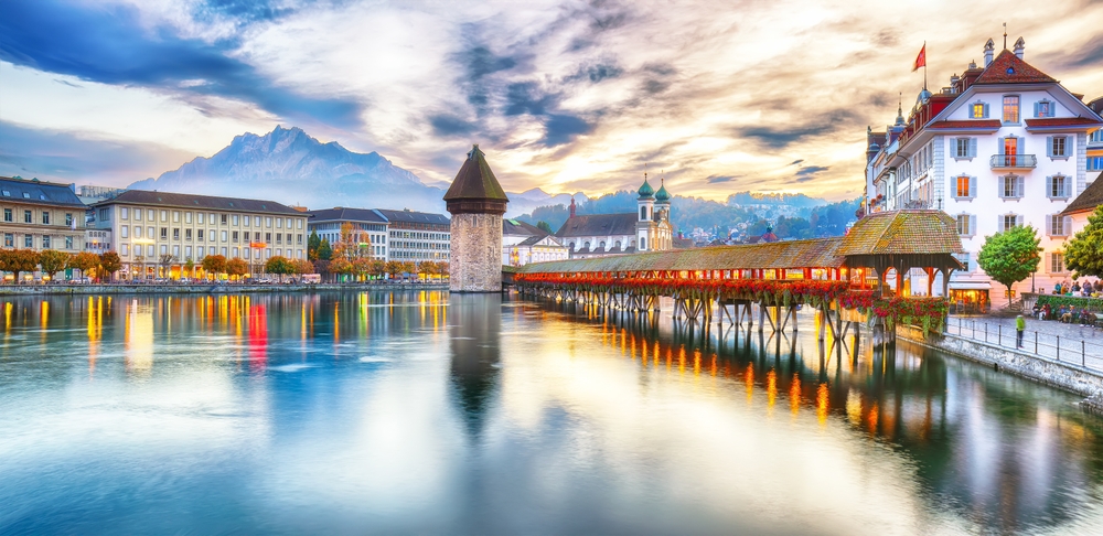 Luzerns historiska centrum med Kapellbrücke