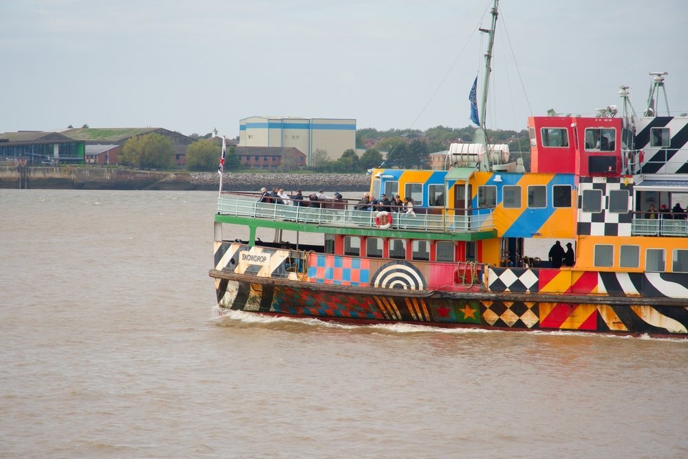 Mersey Ferry på floden Mersey utanför Liverpool