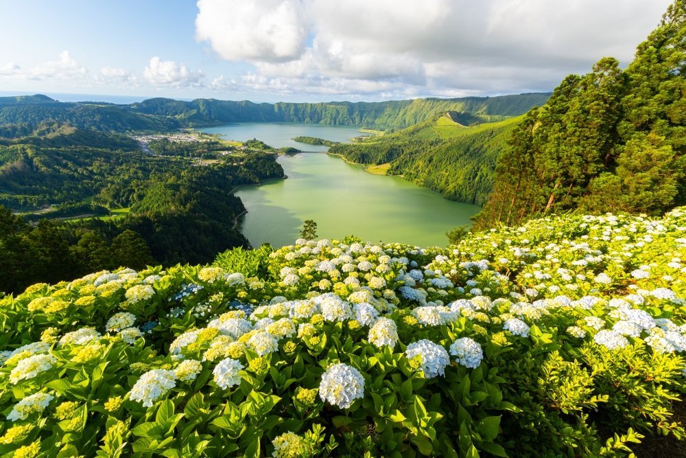 Miradouro da Vista do Rei med utsikt över Lagoa Azul och Lagoa Verde