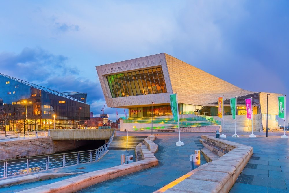 Den moderna byggnaden Museum of Liverpool på Mann Island