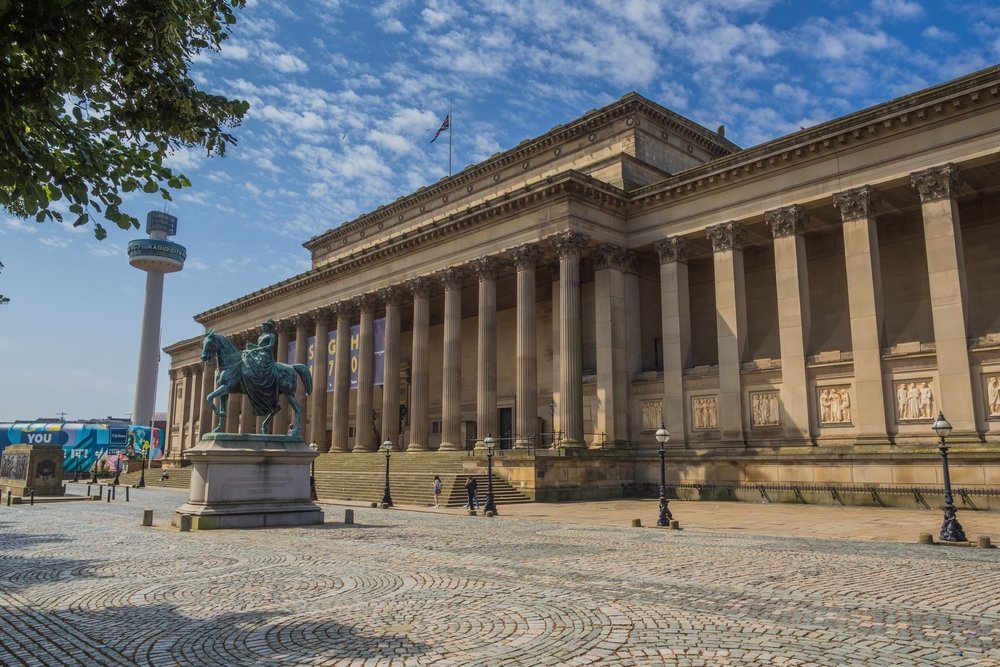 Den nyklassicistiska St George's Hall mittemot Lime Street i Liverpool