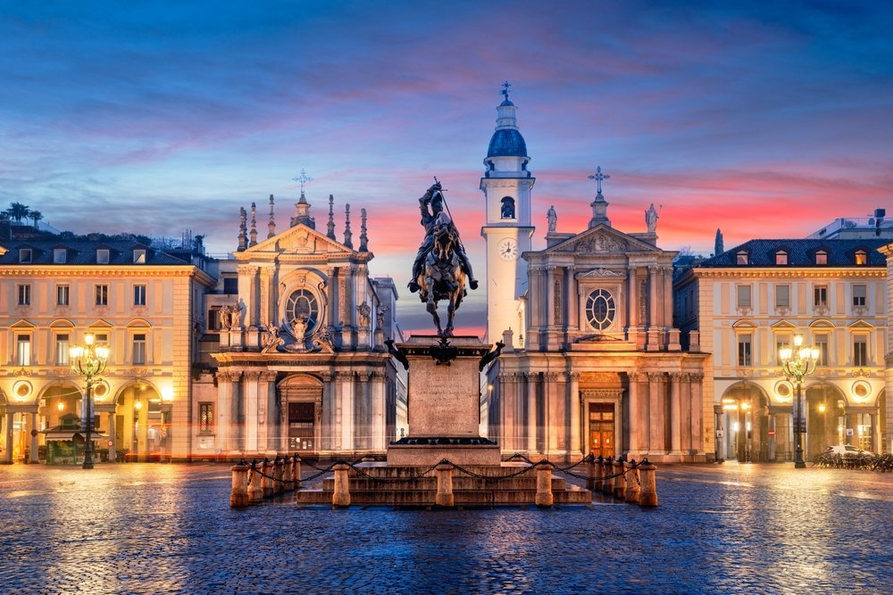 Piazza San Carlo i centrala Turin i kvällsljus