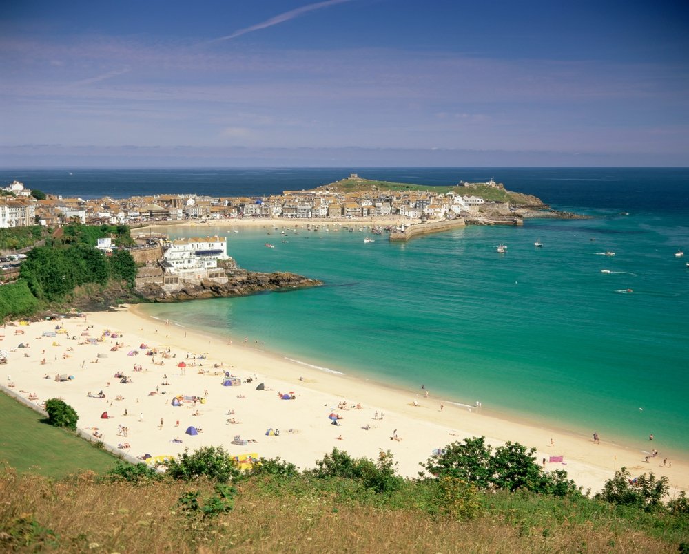 Porthminster Beach och hamnen i St Ives i Cornwall