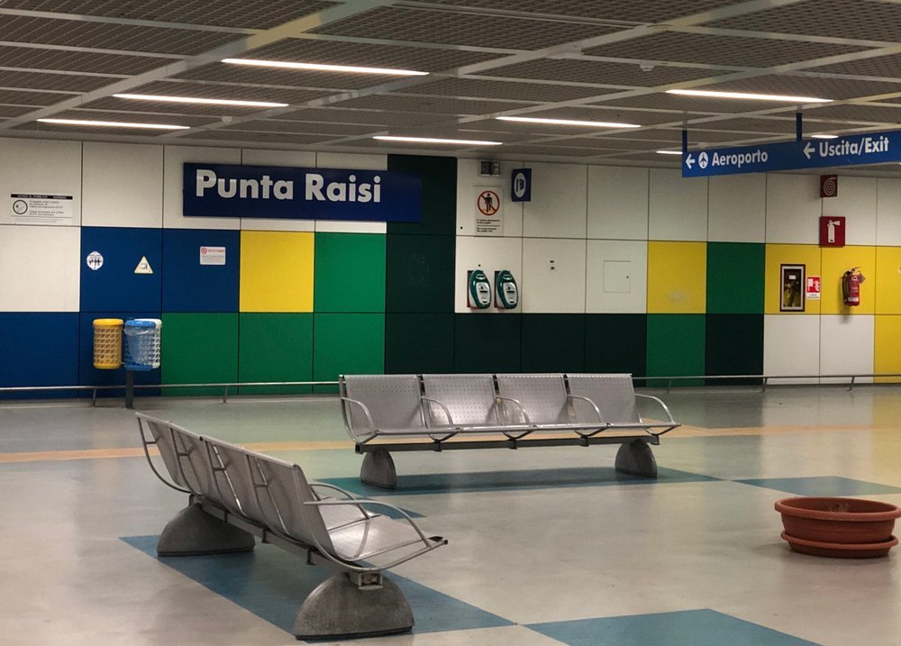 Punta Raisi-stationen vid Palermos flygplats