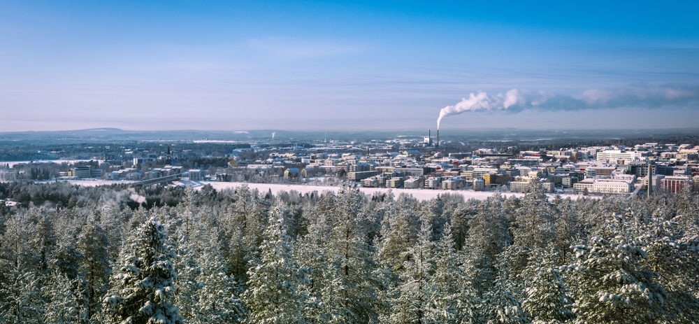 Panoramautsikt över Rovaniemi på vintern i Lappland