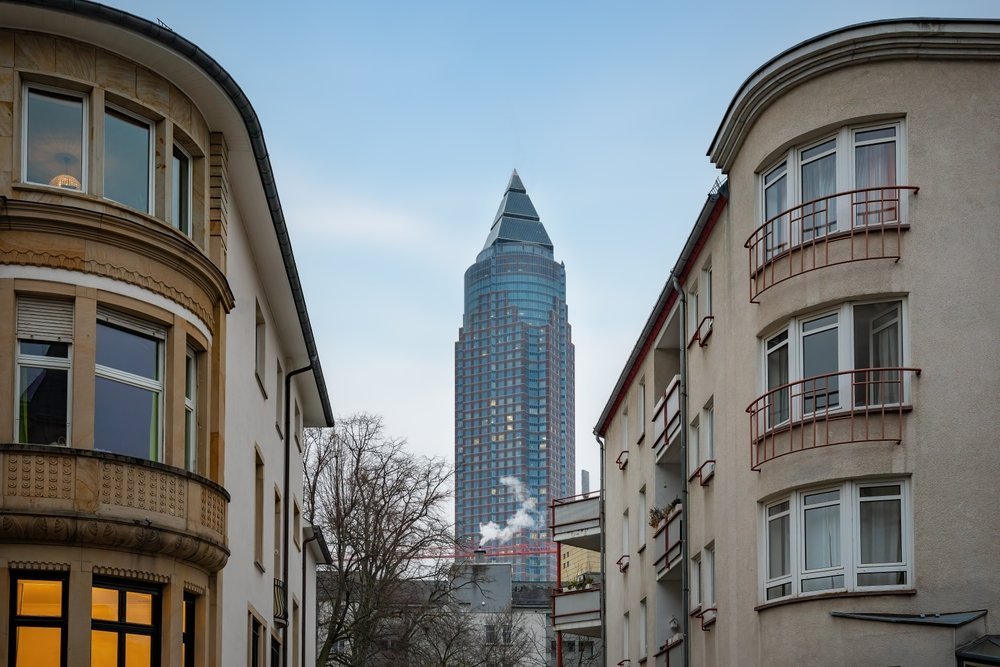 Skyskrapan Messeturm vid Messe Frankfurt i Westend