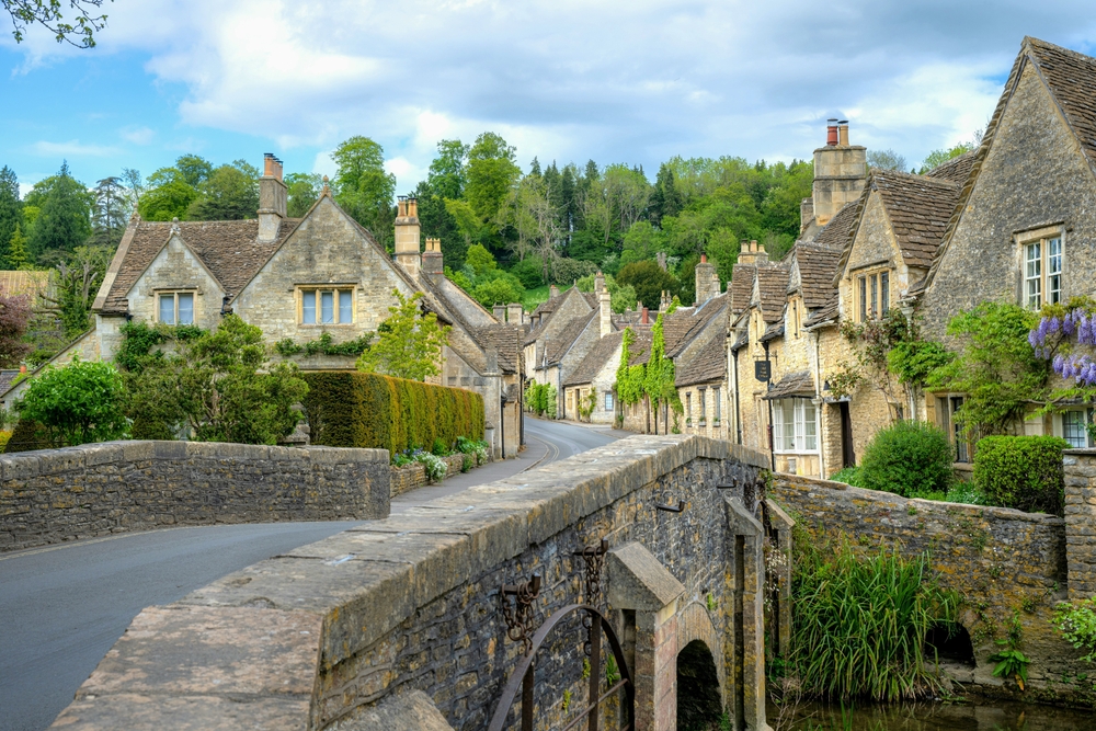 Stenhus och bron i Castle Combe