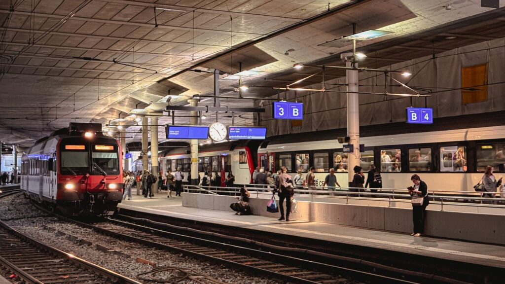 Tågstationen under Airport Center på Zürich flygplats