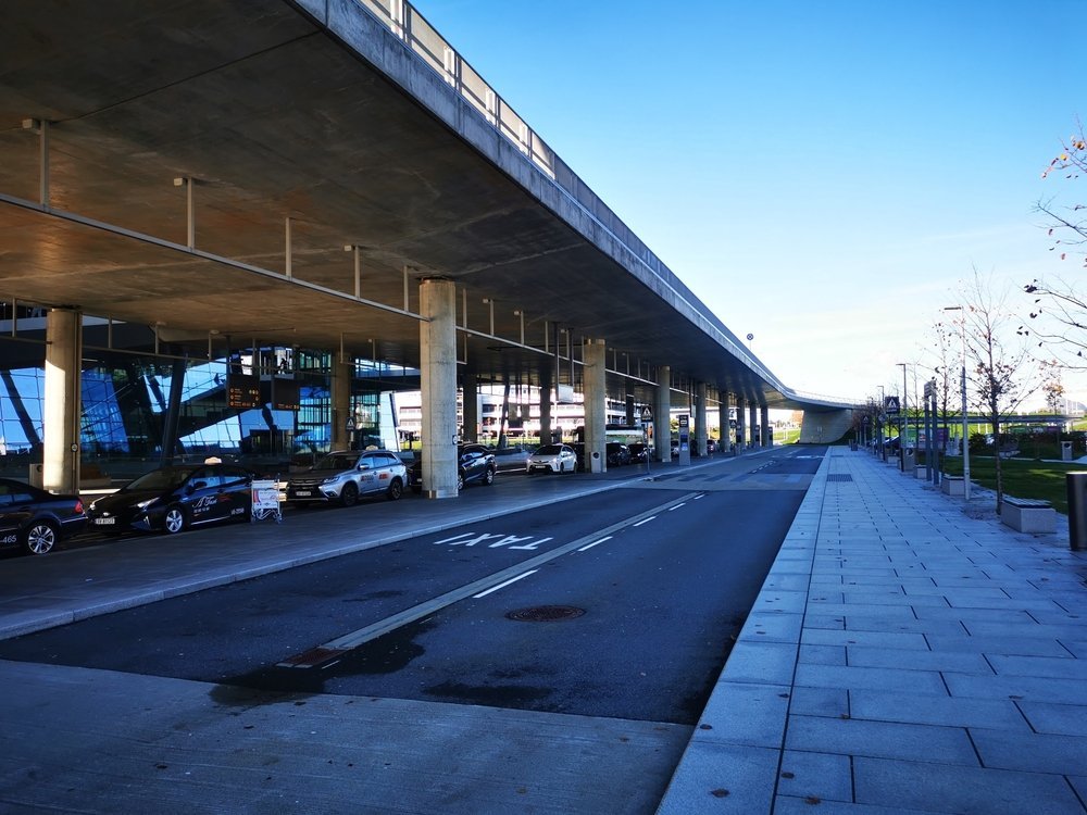 Taxistationen utanför Bergen Lufthavn Flesland
