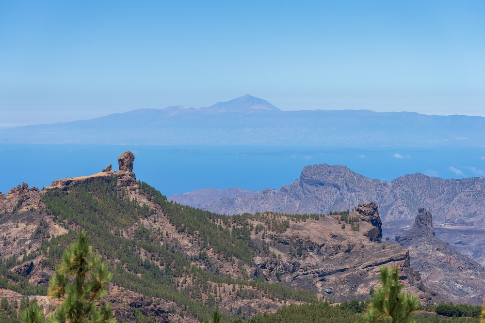 Utsikt från Pico de las Nieves över berglandskapet mot Roque Nublo på Gran Canaria