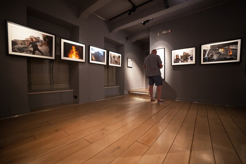 Utställningen i galleriet War Photo Limited i Dubrovnik