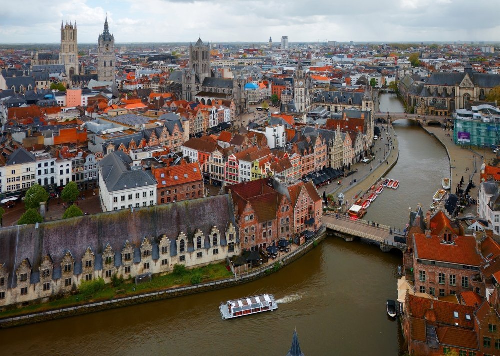 Luftfoto over Gent med Sint-Niklaaskerk, Sint-Baafskathedraal og Belfort