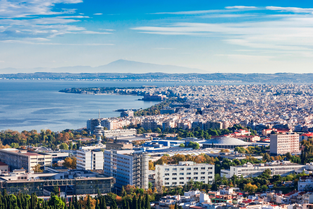 Panoramautsikt över Thessaloniki från luften, Greklands näst största stad vid bukten